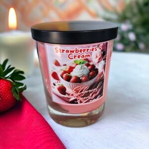Strawberries And Cream Wooden Wick Candle 13.5oz